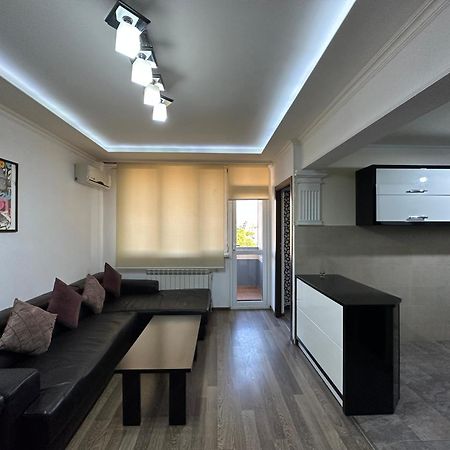 Yeznik Koghbatsi - Amiryan Crossroads 1 Bedroom Comfy Apartment With Balcony Ko100 エレバン エクステリア 写真