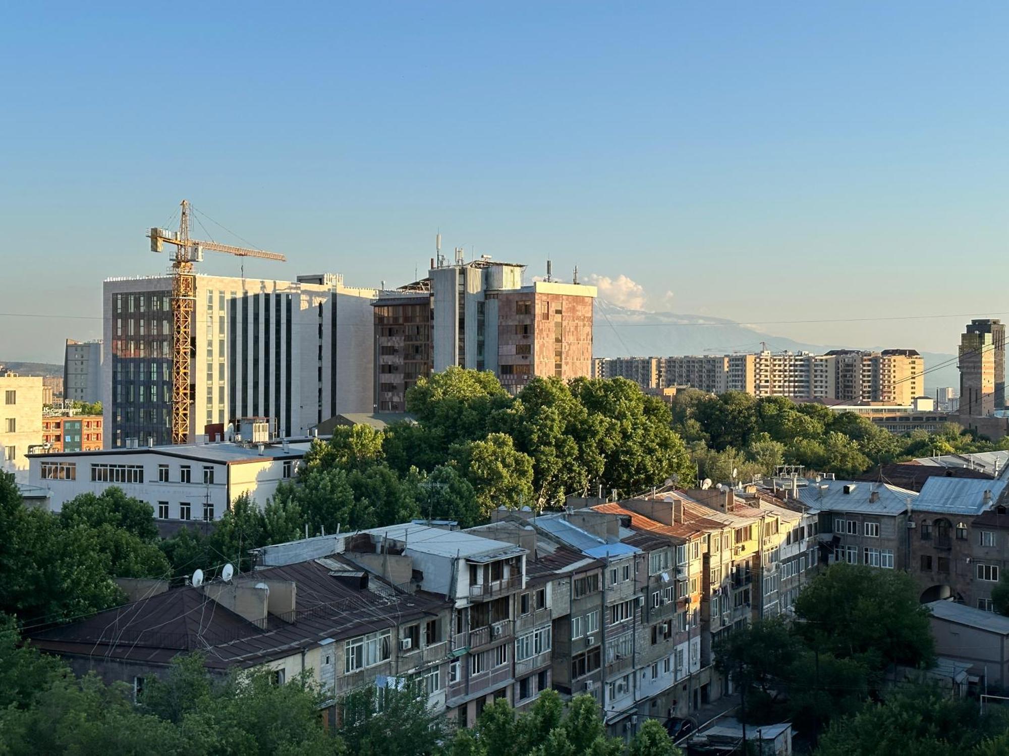 Yeznik Koghbatsi - Amiryan Crossroads 1 Bedroom Comfy Apartment With Balcony Ko100 エレバン エクステリア 写真